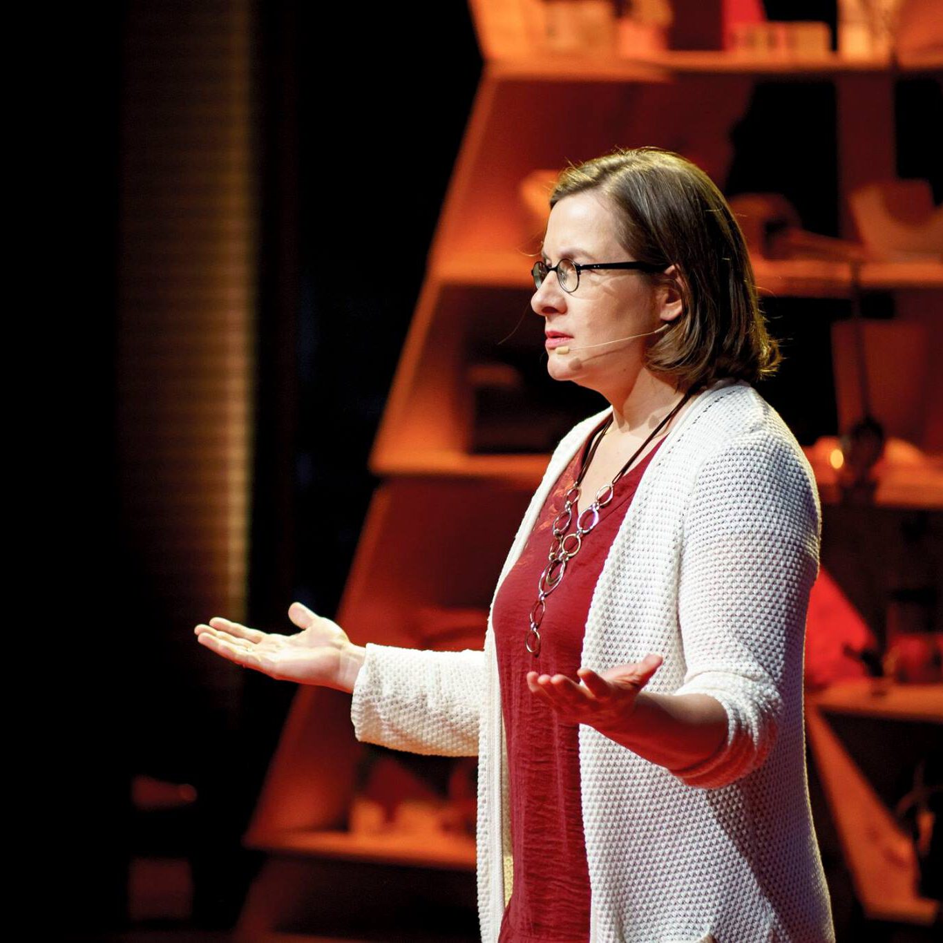 dorothy-oger_tedxsaxion_bart-van-den-boogaard Dorothy speaking at TEDxSaxion University. Picture by Bart van den Boogaard